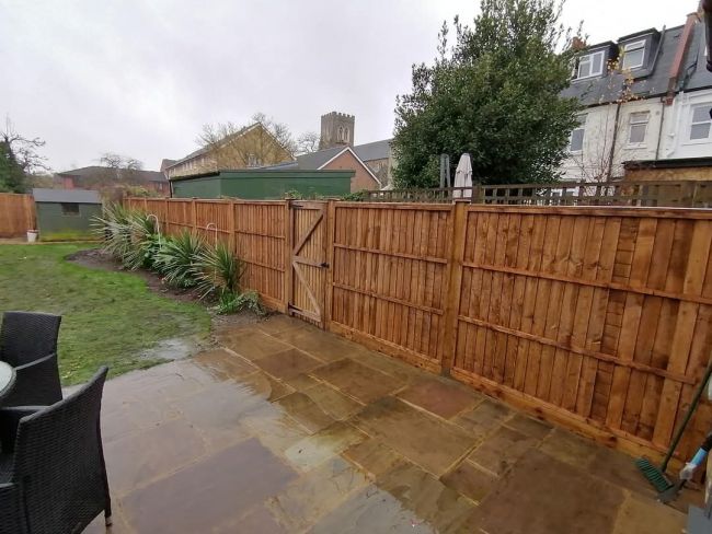 Beautiful, long-lasting, natural looking fencing in Tooting SW17 Beautiful, long-lasting, natural looking fencing in Tooting SW17